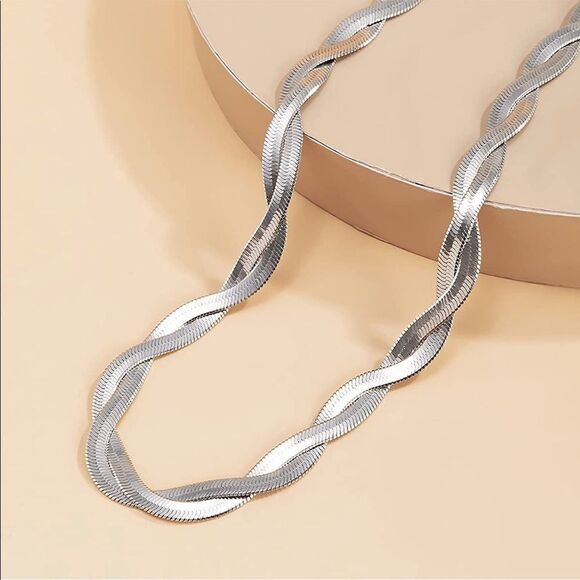 #29 NEW Silver Twisted Herringbone Snake Necklace - Picture 5 of 9